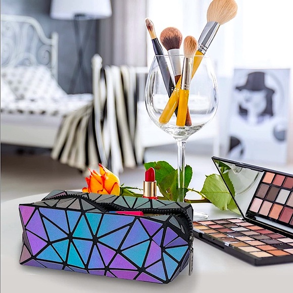 Geometric Makeup| Cosmetics | Beauty Bag/Pouch »Iridescence Shiny Luminous Color - Picture 7 of 13